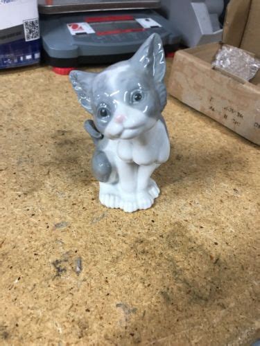 Lladro Porcelain Cat Figurine Daisa Hand Made In Spain