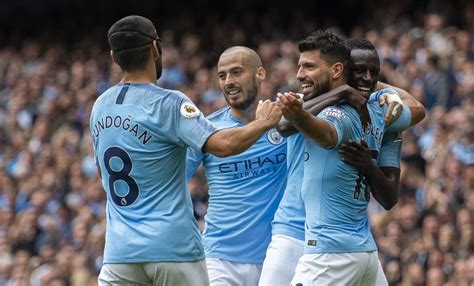 Manchester City Golea Al Huddersfield Town