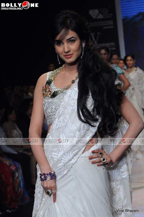 Sweet Sonal Chauhan Walks The Ramp At Iijw Hot PHOTOSHOOT
