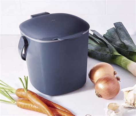 How To Use A Countertop Compost Bin