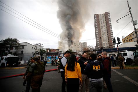 Violento Incendio Afecta A Cuartel De La Pdi En San Miguel