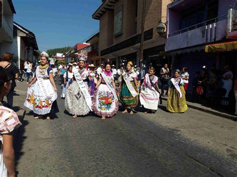 Fotogaler A El Tianguis Artesanal De Uruapan Una Tradici N De La