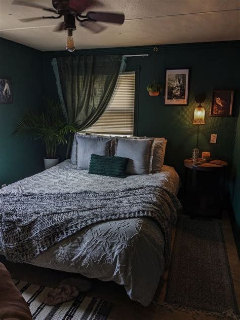 Green Bedroom/Moody Bedroom | Bedroom decor cozy, Bedroom green, Green ...