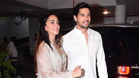 Ganesh Chaturthi Sidharth Malhotra Kiara Advani Look Gorgeous In