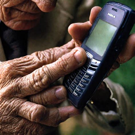 Как включить кнопочный телефон: простое руководство