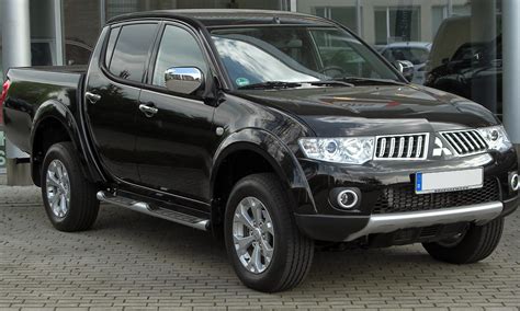 Owners Manual: Mitsubishi l200 Specs