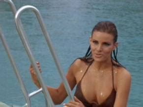 LADY IN CEMENT NUDE SCENES AZNude