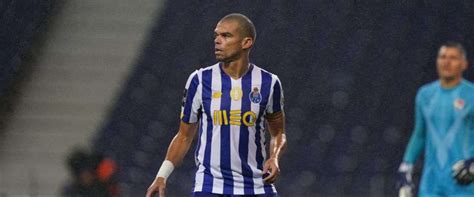 Bancada Pepe Falha Ltimo Treino Do Fc Porto Antes Do Embate