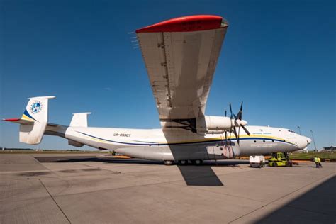 Flying The World S Biggest Turboprop Antonov An Samchui