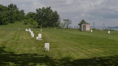 Hart Island inaccessibility slammed as city considers NYC Parks control ...