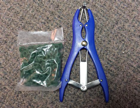 Elastrator Tool Castrator Plier Castrate Dock Tail Cattle Sheep Goats ...
