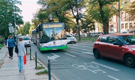 Awaria Tramwaju Nr Kursuje Komunikacja Zast Pcza G Os Szczeci Ski