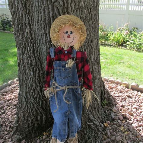 20 Fun Diy Scarecrow Crafts For Fall Decorating Diy And Crafts