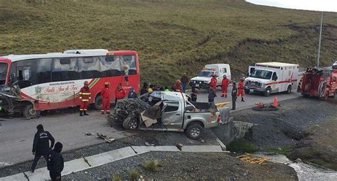 Choque De Bus Y Camioneta Deja Dos Muertos Y 17 Heridos Video Pasco