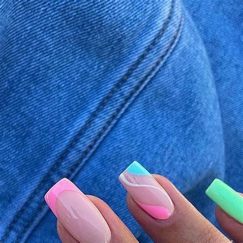 Nicole Marien Chrome Nails In Different Color Palette