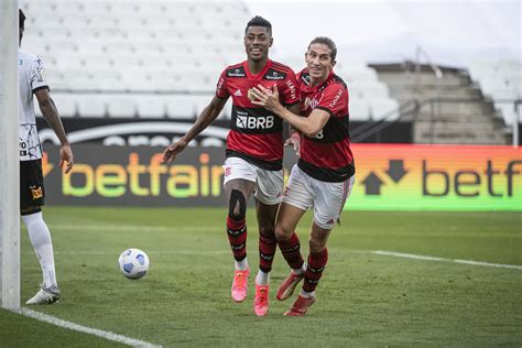 Flamengo Pode Ter Dois Desfalques De Peso Para Duelo Contra O Palmeiras