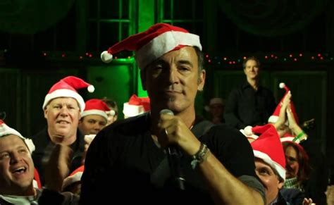 Bruce Springsteen Gives You a Blue Christmas - Cover Me