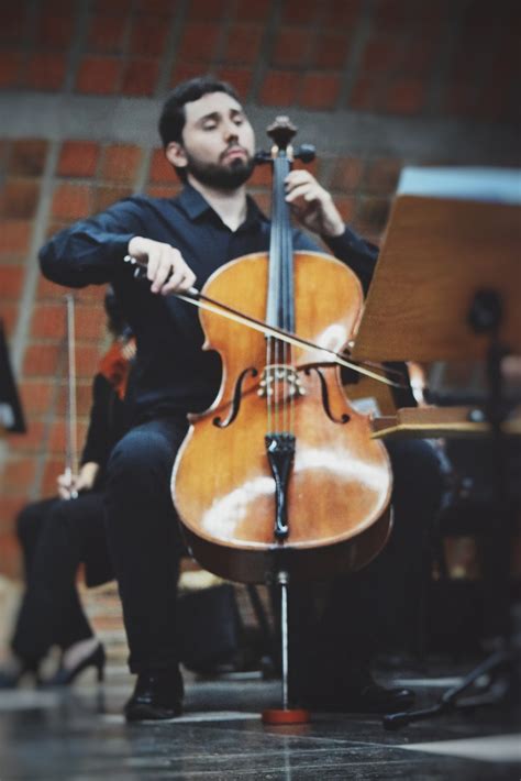 Violoncelista William Teixeira Faz Participa O Especial A