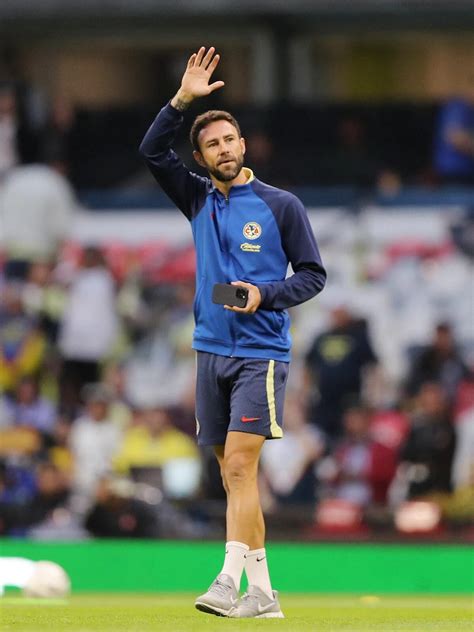 La Reacción De La Afición Azulcrema Cuando Miguel Layún Salió A La Cancha Del Estadio Azteca