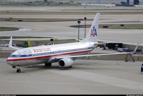 N854NN American Airlines Boeing 737 823 WL Photo By Urs Hess ID