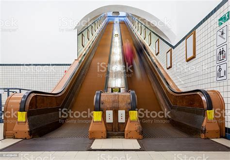 Wooden Escalator Stock Photo - Download Image Now - Activity, Airport ...