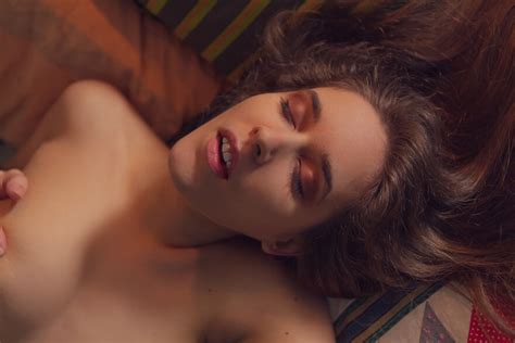 AMATEUR GIRL TheLifeErotic Wi Fi 1 Emily J High 0105