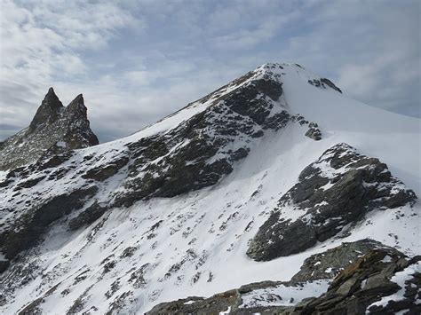 Herrliche Hochtour von La Gouille über Cabane des Aiguille Rouges zur