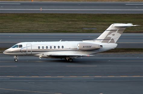 Hawker Beechcraft N Ak Operated By Talon Air Kbos Flickr