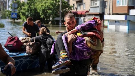 Rusija i Ukrajina Hiljade ljudi beže iz poplavljenog područja na jugu