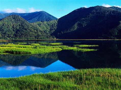 New Zealand Landscape Pictures - Building Traveling