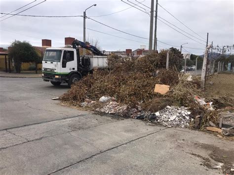 Retiraron M S De Toneladas De Restos De Poda Y Microbasurales