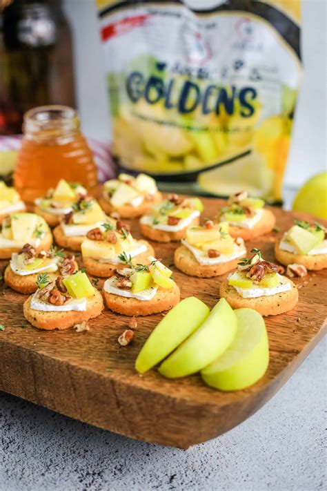 Apple Brie Crostini Appetizers With Arctic Apples Street Smart Nutrition