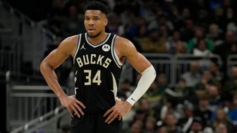 Giannis Antetokounmpo Injury Update Bucks Star Out For Game 1 Vs