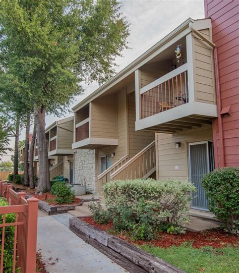 Heatherridge Tulsa, OK Apartments near Woodland Hills Mall