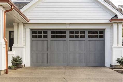 11 Garage Door Paint Colors For Enhanced Curb Appeal - DIY Painting Tips