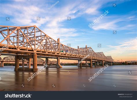 996 Louisville bridges Images, Stock Photos & Vectors | Shutterstock