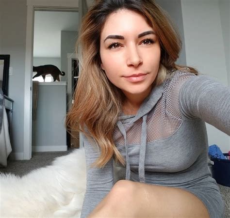 Alinity Divine Bio, Family, Career, Boyfriend, Net Worth, Measurements