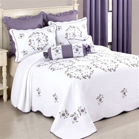 Gwen Embroidered Floral Quilted Bedspread