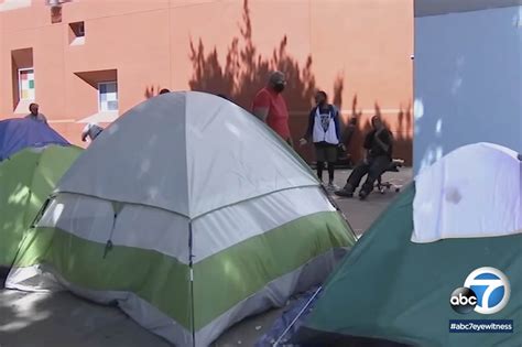 LA business owner says homeless camp is deterring customers - Breaking News