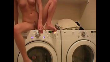 Le Encanta Masturbarse En La Lavadora XVIDEOS