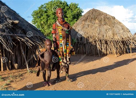 Tribu De Hamar Del Omo River Valley Etiop A Al Sudoeste Fotograf A