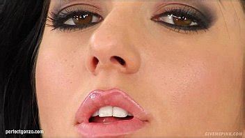 Britney Gets Herself Off By Masturbating With Fingers And Dildo At Give Me Pink XNXX