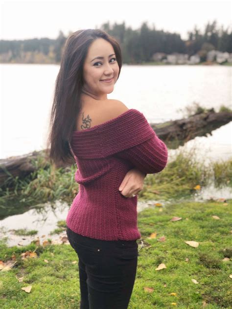 Elegant Off Shoulder Crochet Top Free Pattern Video