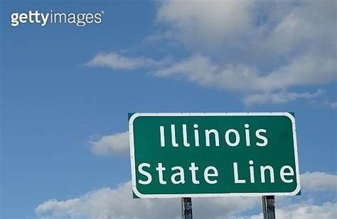 State Line Sign To Illinois Usa 이미지 1357882062 게티이미지뱅크