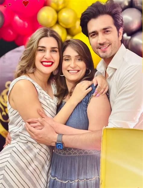 Kubra Khans Star Studded Birthday Pictures Reviewitpk