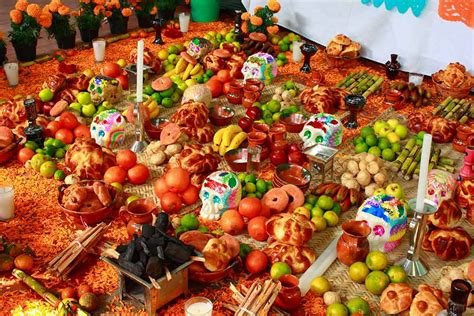 La Tradición Mexicana De Ofrendas En El Día De Muertos