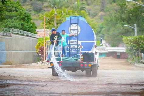 La Bayuncada Cyan On Twitter Hay Competencia Entre El Alcalde De