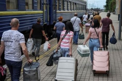 Стало відомо скільки українських біженців готові повернутися додому з