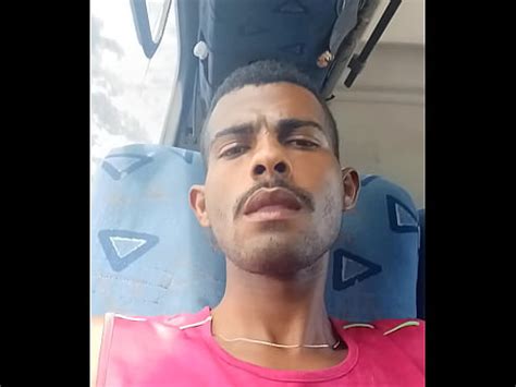 Punheta no ônibus parte XVIDEOS