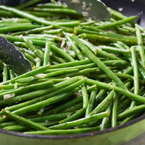 Sautéed Green Beans With Thyme Butter Recipe — The Mom 100